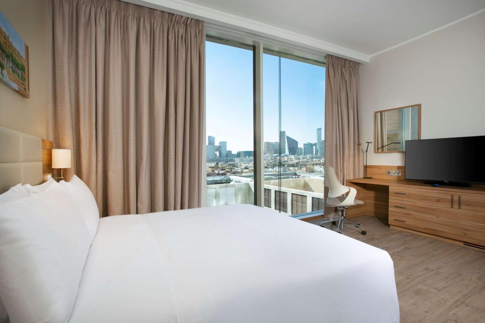 Hilton Garden Inn Riyadh Financial District Exterior photo